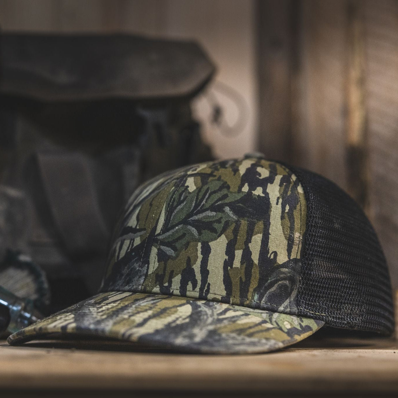 Mossy Oak Treestand & Black Slate